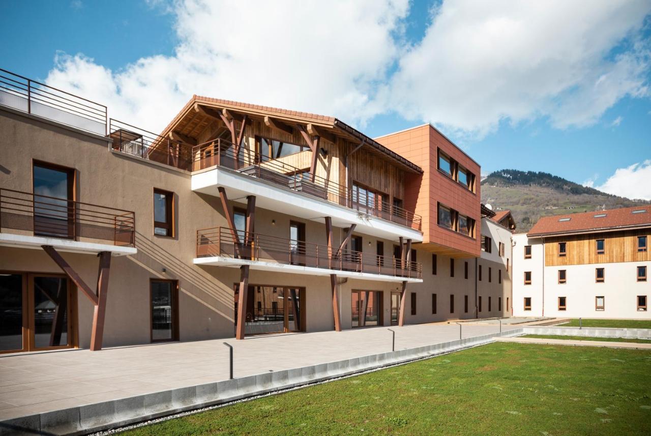 Hotel Base Camp Lodge - Bourg Saint Maurice Bagian luar foto