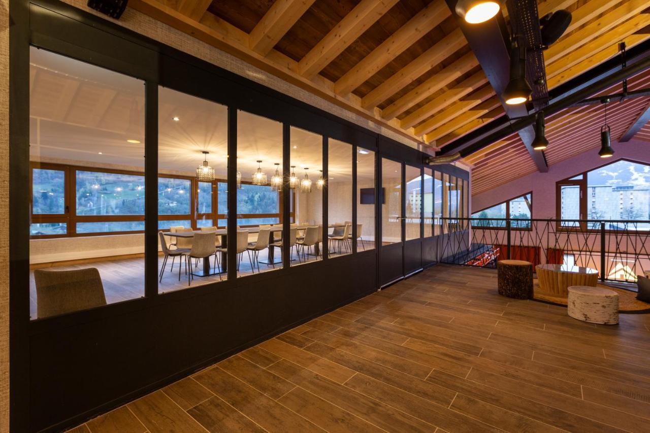 Hotel Base Camp Lodge - Bourg Saint Maurice Bagian luar foto